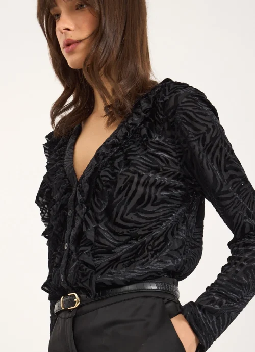 חולצה לייקרה מקטיפה עם וולנים