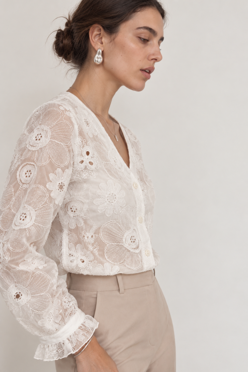 Minimalist Profile in Lace and Pearls
