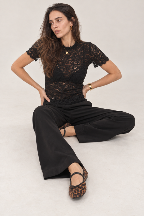 Minimalist Editorial Fashion Portrait(1)