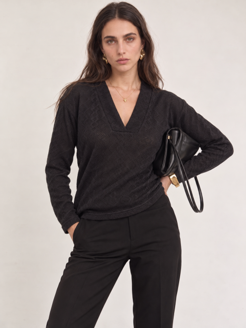 Minimalist Editorial Look in Black and Gold