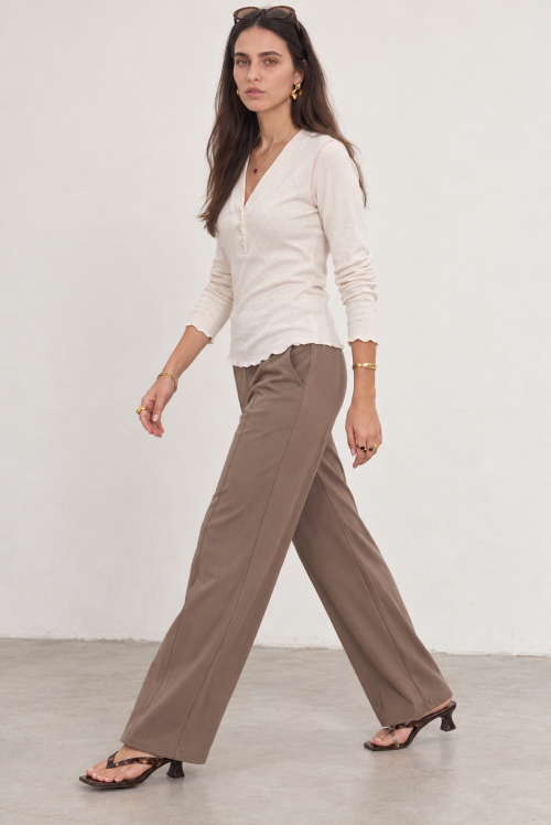 Minimalist Studio Walk in Taupe Trousers
